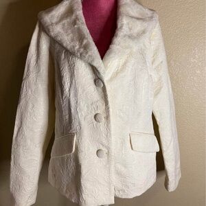 Vtg Cream Jacket with plush Collar